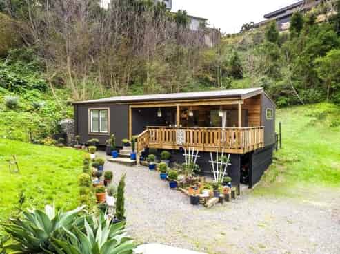 16 Burke Street, Napier Hill