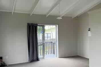 1/8 Bloomfield Place, Onerahi