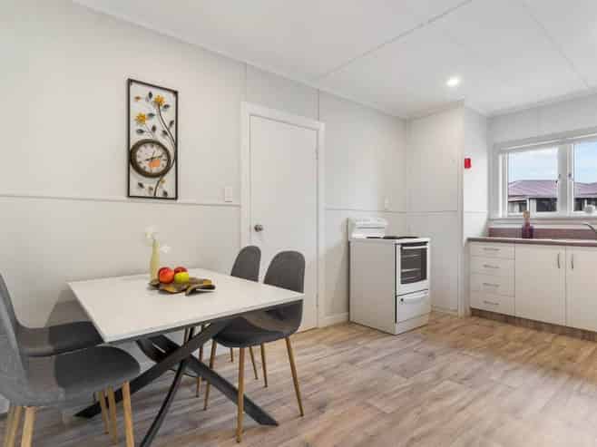 2102 Great North Road, Avondale