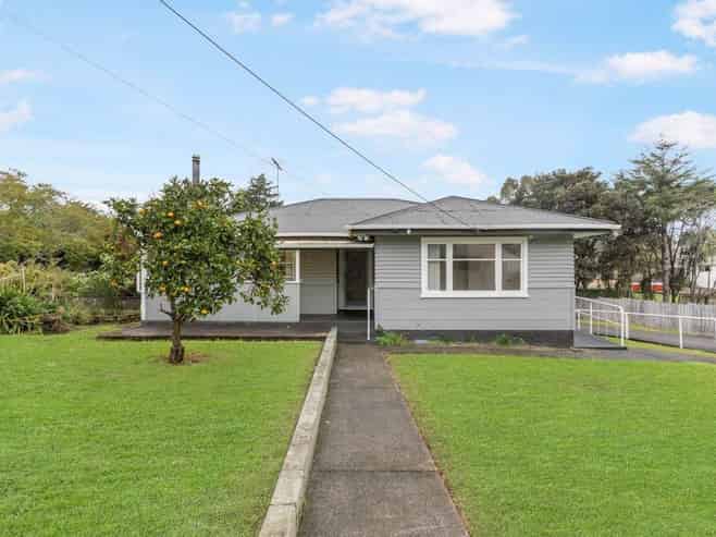 2102 Great North Road, Avondale