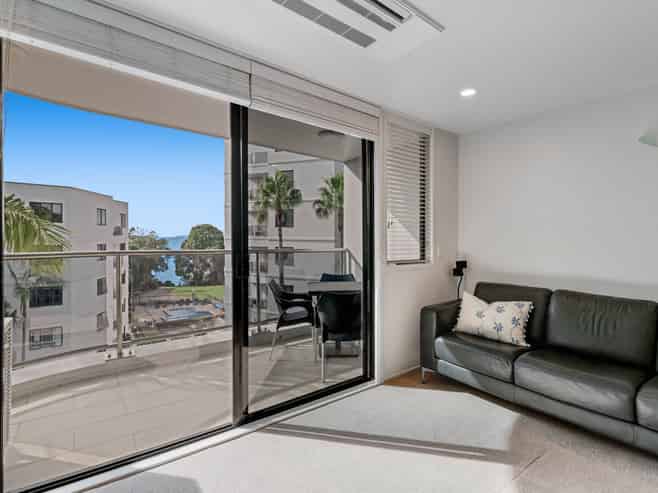3A/171 Hurstmere Road, Takapuna