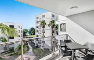 3A/171 Hurstmere Road, Takapuna