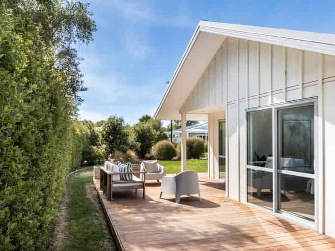 14 Cape Grove, Haumoana