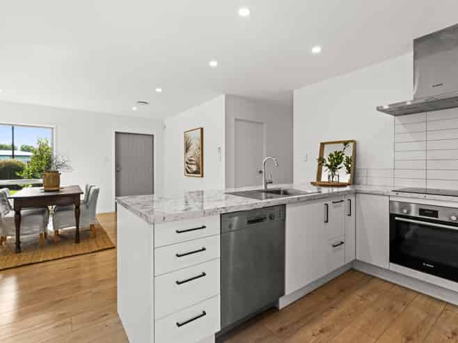 14 Cape Grove, Haumoana