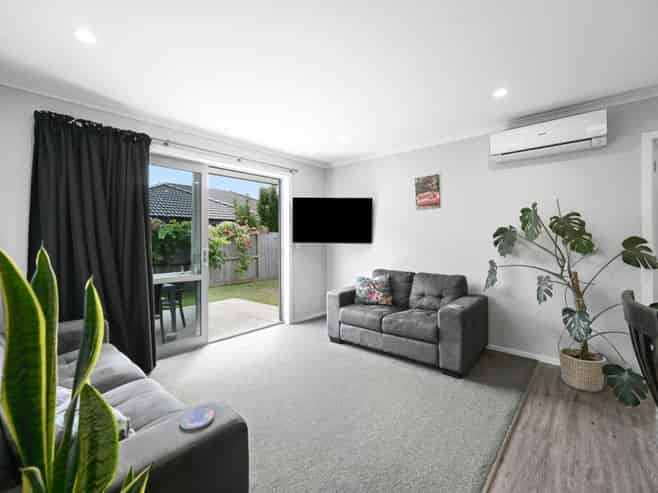 16 Sexton Road, Huntington