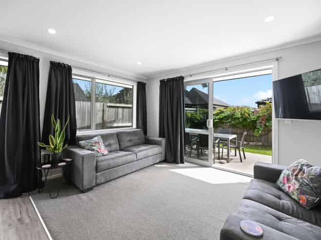 16 Sexton Road, Huntington