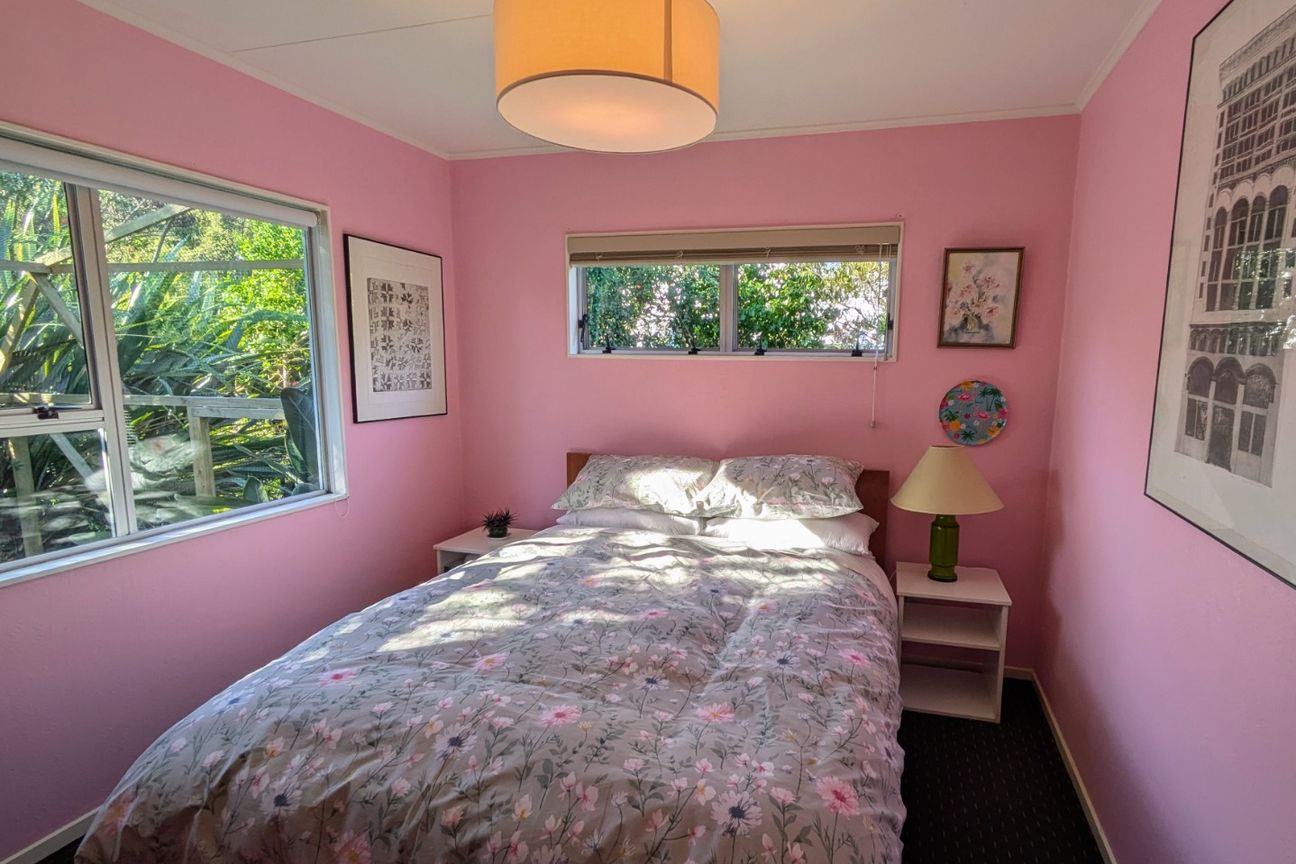 Bright, Colourful Coastal Living with Tasman Bay Views – 3 Bedroom Home in Atawhai - Altro