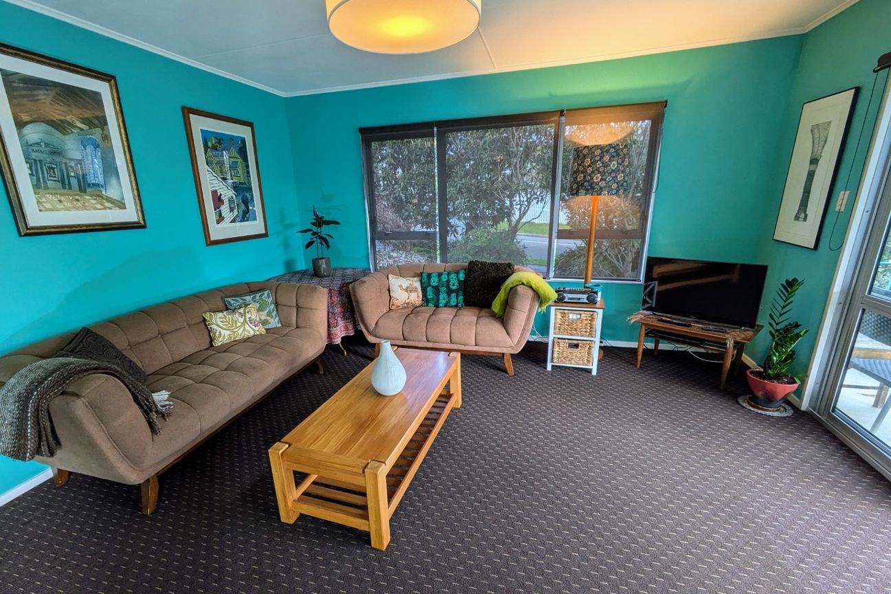 Bright, Colourful Coastal Living with Tasman Bay Views – 3 Bedroom Home in Atawhai - Vista 3
