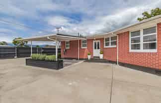 175 Bartholomew Road, Levin