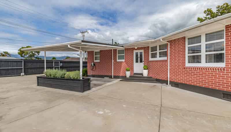 175 Bartholomew Road, Levin