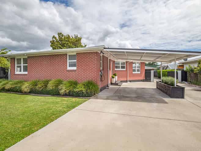 175 Bartholomew Road, Levin