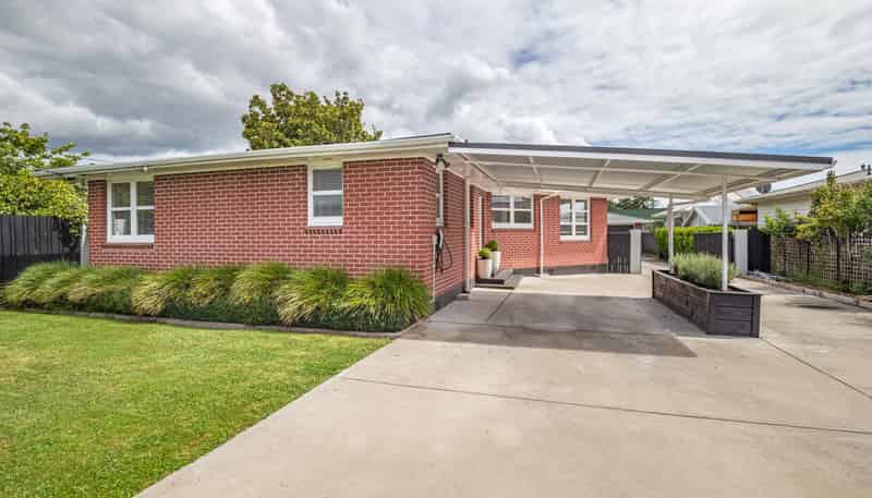 175 Bartholomew Road, Levin