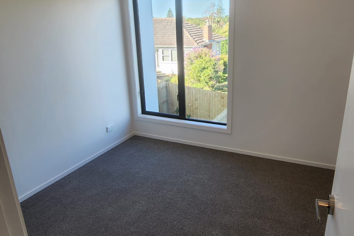 Modern 2 bed 2 bath ensuite with parking - Widok 6