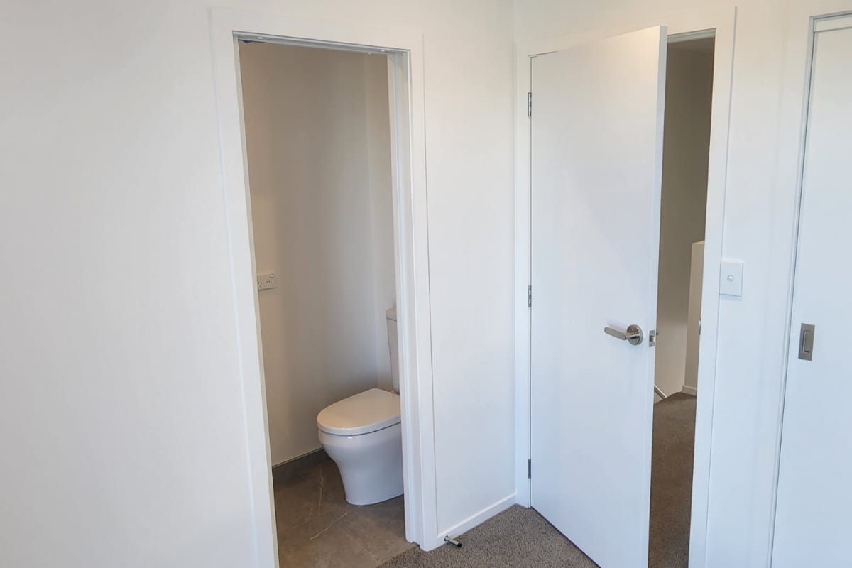 Modern 2 bed 2 bath ensuite with parking - Więcej