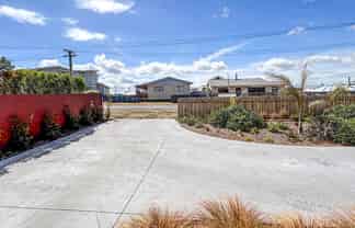 Flat/12 Roore street, Foxton Beach