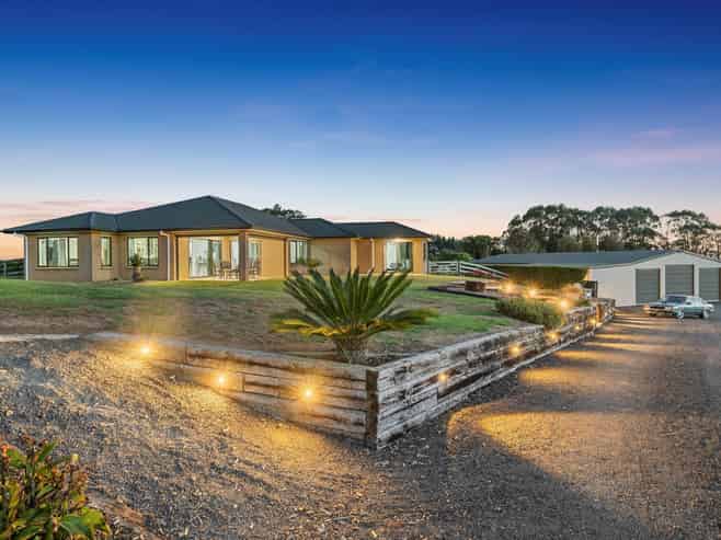 223 Pinnacle Hill Road, Bombay