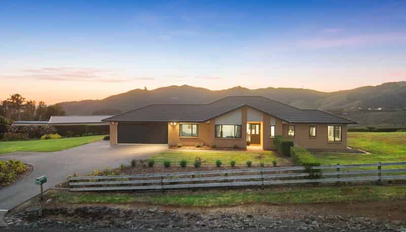 223 Pinnacle Hill Road, Bombay