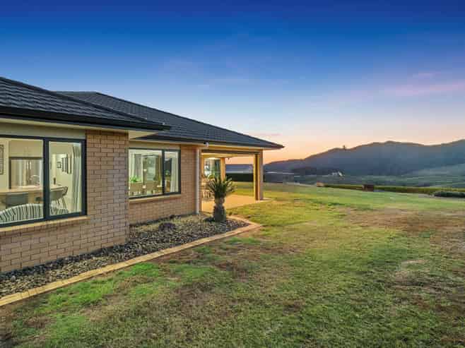 223 Pinnacle Hill Road, Bombay