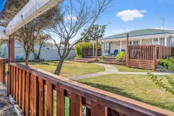 5 Charlotte Lane, Brightwater