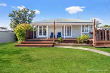 5 Charlotte Lane, Brightwater