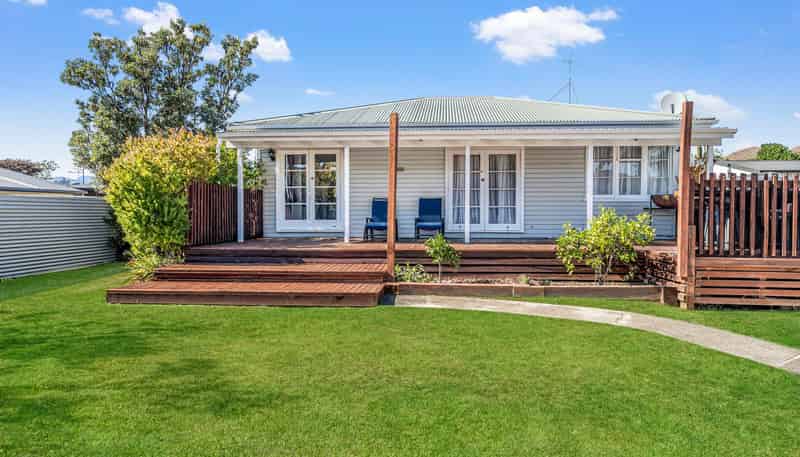 5 Charlotte Lane, Brightwater