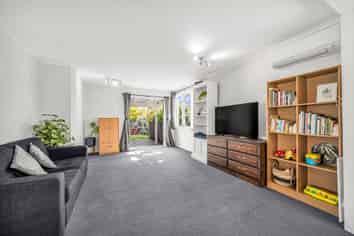 5 Charlotte Lane, Brightwater