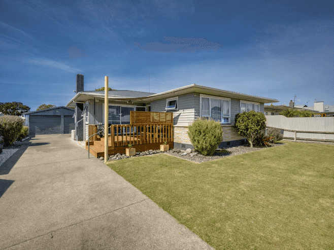 69 Clarence Cox Crescent, Pirimai