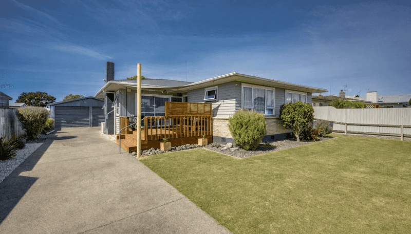 69 Clarence Cox Crescent, Pirimai