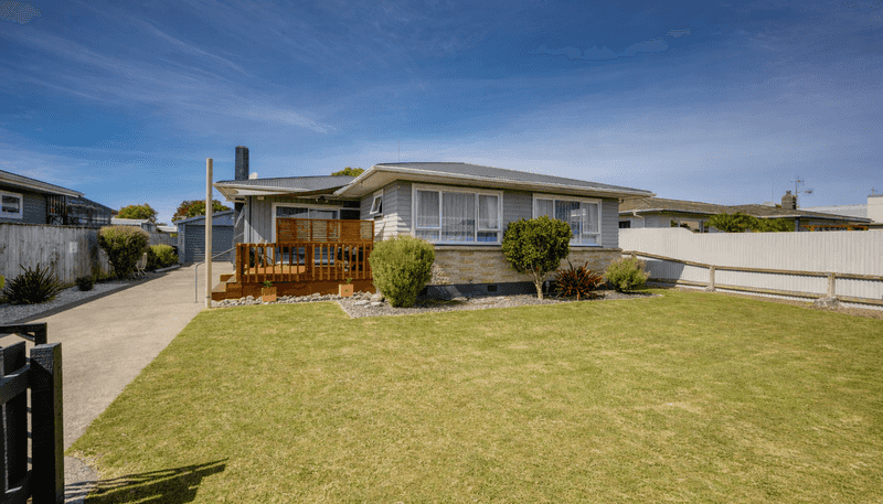 69 Clarence Cox Crescent, Pirimai