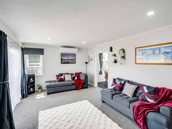 69 Clarence Cox Crescent, Pirimai