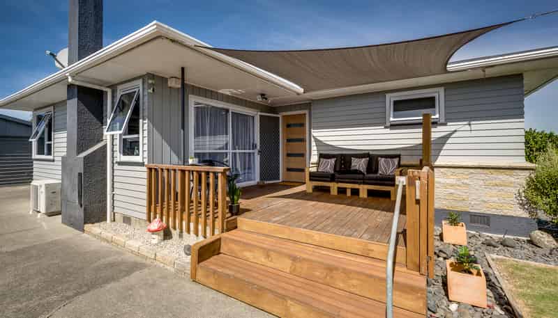 69 Clarence Cox Crescent, Pirimai