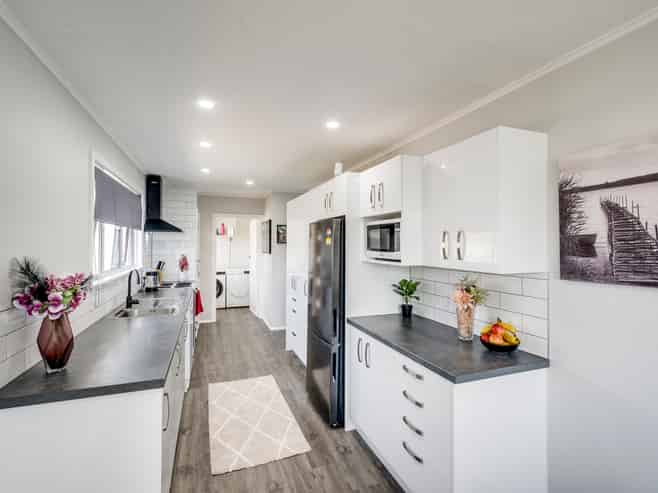 69 Clarence Cox Crescent, Pirimai