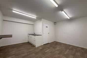 Solid Unit in Tightly Held Industrial Precinct