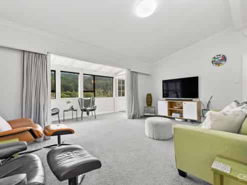 32 Forest Road, Pinehaven