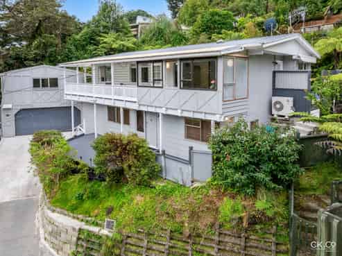 32 Forest Road, Pinehaven