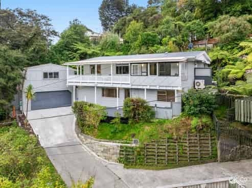 32 Forest Road, Pinehaven