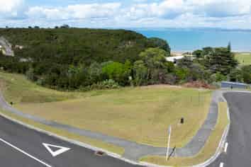 14 Akeake Crescent, KARIKARI PENINSULA