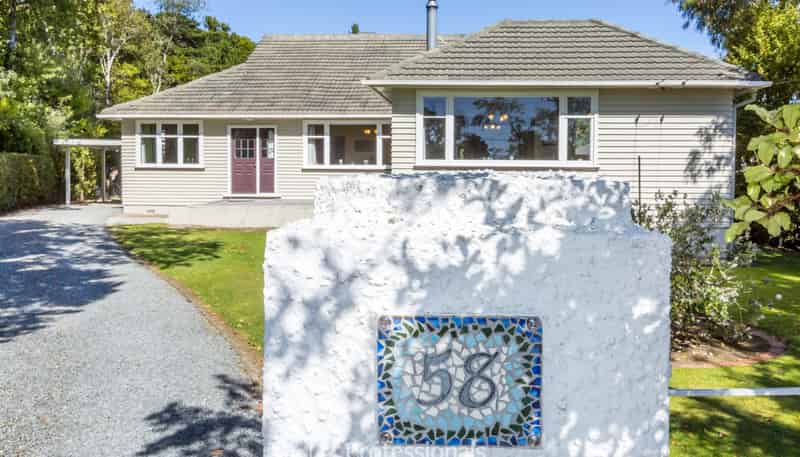 58 Heretaunga Square, Silverstream