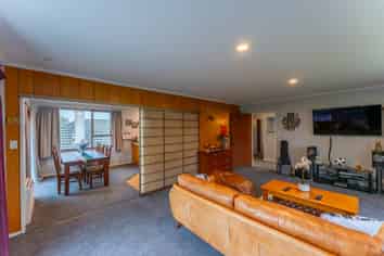 45 Old North Road, Marchwiel