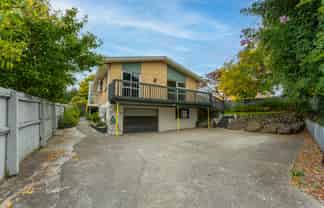 45 Old North Road, Marchwiel