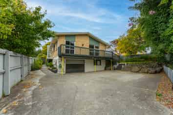 45 Old North Road, Marchwiel