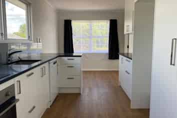 12 Edwards Avenue, Henderson