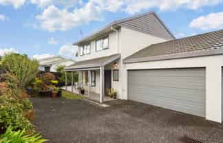 2/102 Manhattan Heights, Glendene