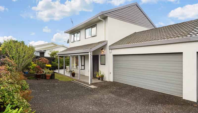 2/102 Manhattan Heights, Glendene