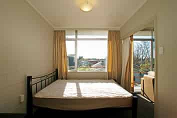 6/2 Hammond Street, Hamilton Central