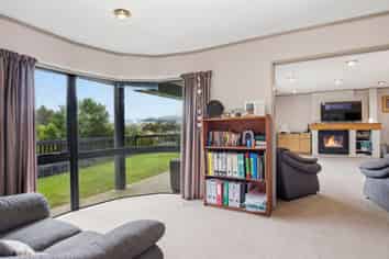 2/18 Sailmaker Close, WHITBY