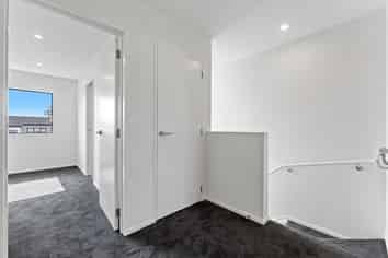 17D Swaffield Road, Papatoetoe