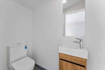 17D Swaffield Road, Papatoetoe