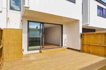 17D Swaffield Road, Papatoetoe