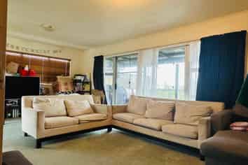 196  Methuen Road, New Windsor